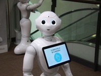 ソフトバンクの感情認識パーソナルロボット、初回生産分300台は1分で完売 画像