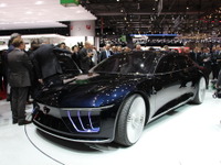 【ジュネーブモーターショー15】ジウジアーロ GEA 登場…移動空間の概念を変えるコンセプトカー 画像