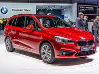【ジュネーブモーターショー15】BMW 2シリーズ に「グランツアラー」…3列シート7名乗りが新登場 画像