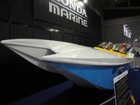 【ジャパンボートショー15】海のF1…ホンダ、170km/hで走るパワーボート展示 画像