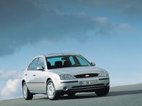 フォード、新型『モンデオ』そっーと発表。本当に売る気があるのかな? 画像