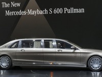 【ジュネーブモーターショー15】メルセデス-マイバッハにリムジン、「プルマン」…名車誕生50周年の節目に登場 画像