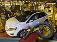 フォードの中型クロスオーバー、エッジ 新型…カナダ工場で生産開始 画像