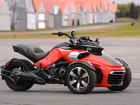 【Can-Am Spyder F3/-S 発表】乗車スタイルをカスタマイズ、世界初の「UFIT システム」 画像