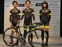 ゼンリンデータコムのフルカーボンロードフレーム、「Team Ukyo Reve」が採用 画像