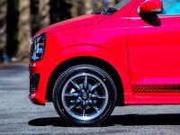 【スズキ アルト ターボ RS 新型発表】ブリヂストン POTENZA RE050A を新車装着 画像