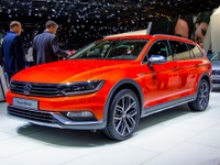 【ジュネーブモーターショー15】VW パサート オールトラック…SUVテイストの専用デザイン［詳細画像］ 画像