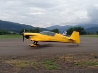 空のF1「レッドブル・エアレース」、室屋義秀と体験飛行できる 画像