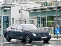 【新聞ウォッチ】三菱首脳、“慣例”破るパフォーマンスで「ゴーン日産」に挑戦 画像