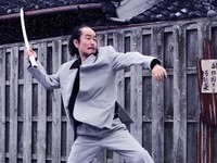 リリー・フランキーがアクションに初挑戦！ ピエール瀧と決闘 画像