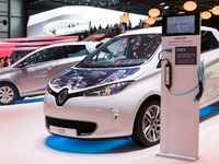 【ジュネーブモーターショー15】ルノーの小型EV、ZOE が改良…航続距離を240kmに延長 画像