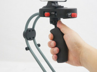 iPhoneでプロ並の動画を撮影「Steadicam Smoothee」を試してみた 画像
