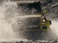 メルセデス Gクラスに「スクエアード」…道なき道を行く走破性能［動画］ 画像