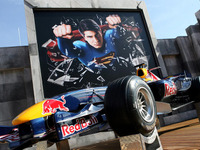 レッドブル、今年はスーパーマン 画像