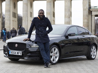 英国人俳優イドリス・エルバがジャガー XE をドライブ…ショートフィルムを公開 画像