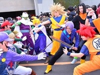【アニメジャパン15】人気キャラ集合のコスプレイヤーズワールド 画像