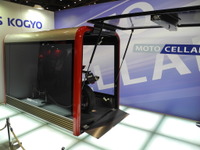 【東京モーターサイクルショー15】バイク用ガレージを参考出品、1年後の販売目指す…プレス工業 画像
