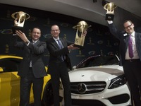 【ニューヨークモーターショー15】WCOTY ワールドカーオブザイヤー、新型 メルセデス Cクラス が受賞 画像