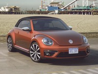 【ニューヨークモーターショー15】VW ザ・ビートル カブリオレ に夏仕様…ハバネロオレンジで塗装 画像