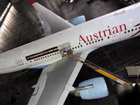 MINI プロモーション用飛行機が福岡空港に着陸 画像