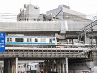 山手線、架線柱倒れ約9時間ストップ 画像