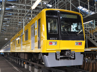 西武「黄色い6000系」ラッピング作業を公開…4月18日から営業運転 画像