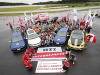 太田哲也氏によるサーキットドライビングレッスン…教習車は ゴルフR など 画像