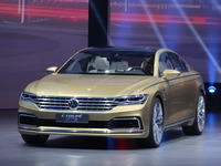 【上海モーターショー15】フォルクスワーゲン、Cクーペ GTE 発表…次世代最上級サルーン 画像