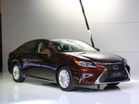 【上海モーターショー15】レクサス ES に「ES200」…2.0Lの4気筒を中国投入 画像