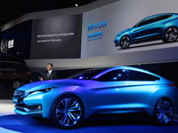 【上海モーターショー15】ラインアップ拡充すすめる日産ヴェヌーシア、「5年で大きな飛躍」 画像