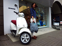 原宿・表参道、レトロモダンな旅モノショップにまっ白なベスパが“アテンド”［フォトレポート］ 画像