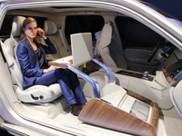ボルボ XC90 新型に「エクセレンス ラウンジ」…新しいリムジンの形［動画］ 画像
