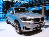 【上海モーターショー15】BMW X5 xDrive40e…燃費30.3km/LのPHV［詳細画像］ 画像