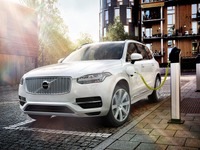 ボルボ XC90 新型、ツインチャージャーPHVの燃費確定…47.6km/リットル 画像