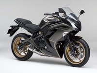 カワサキ Ninja 400、カーボングラフィックの限定モデルを発売 画像