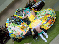 【超会議15】痛車と美麗コスプレイヤーとの共演「痛Gふぇすた」 画像