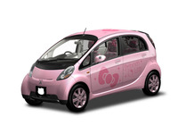 三菱 i のハローキティ特別仕様車、1台限定で販売 画像