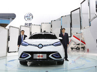 【上海モーターショー15】中国上海汽車、自動運転SUV『MG iGS』を初公開 画像