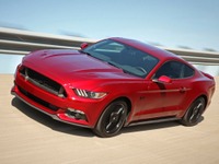 フォード マスタング 新型、米国で2016年型…ボンネットにウインカー 画像