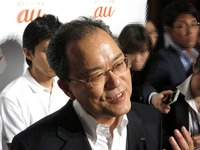 KDDI田中社長と一問一答…「店頭での物販」「ガラホ低料金化」の詳細 画像