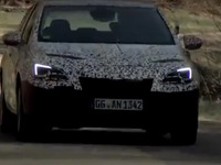 【フランクフルトモーターショー15】オペル アストラ 次期型、開発プロトタイプが走る 画像