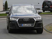 アウディ SQ7 をキャッチ!…V8搭載で500ps超え、2016年登場か 画像