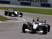 【F1イギリスGP 速報】やったぜ、マクラーレン! クルサード勝った!! 画像