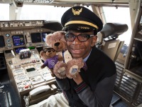 ユナイテッド航空、恵まれない子どもにテディベアを届けるプログラム 画像