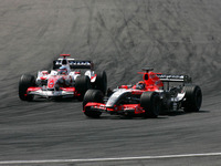 【トヨタF1】ミッドランド、フレキシブルリアウィングで失格 画像
