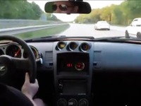 日産 フェアレディZ と ポルシェ 911 の公道レース、意外な結末［動画］ 画像