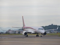 三菱航空機 MRJ、初号機の走行試験を開始 画像