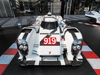 【ルマン24時間 2015】ポルシェ 919 ハイブリッド、実物大スケールモデルがオークションに 画像