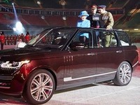 特別な レンジローバー、英エリザベス女王へ納車…パレードに 画像