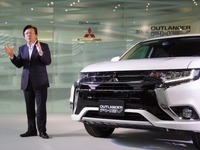【三菱 アウトランダーPHEV 改良新型】相川社長「三菱復活の第一歩になる」 画像